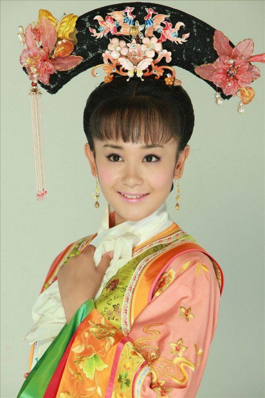 女星古装齐刘海比拼 谁美谁萝莉?