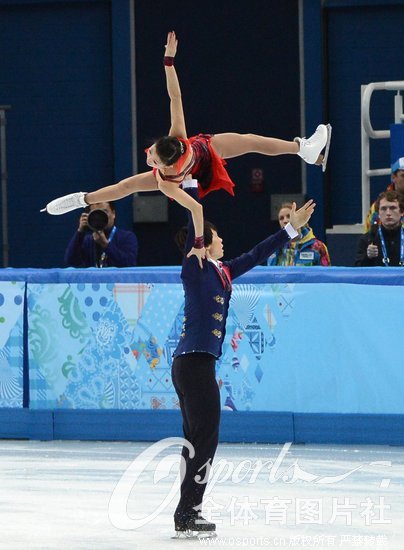 2014年2月13日，2014年索契冬奥会，花样滑冰双人滑，中国组合庞清/佟健第四无缘奖牌。 