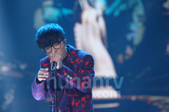 华晨宇回芒果台过元宵 献唱《开到茶蘼》