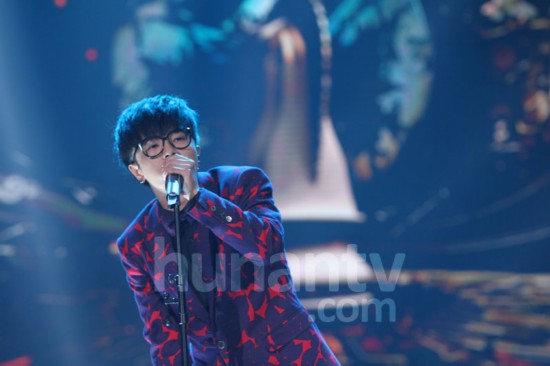 华晨宇回芒果台过元宵 献唱《开到茶蘼》