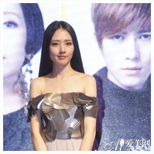 小时代3发布会 郭采洁红唇显嫩领衔主角美妆