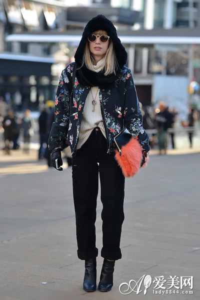 高领毛衣+厚外套 雨雪天省心搭配