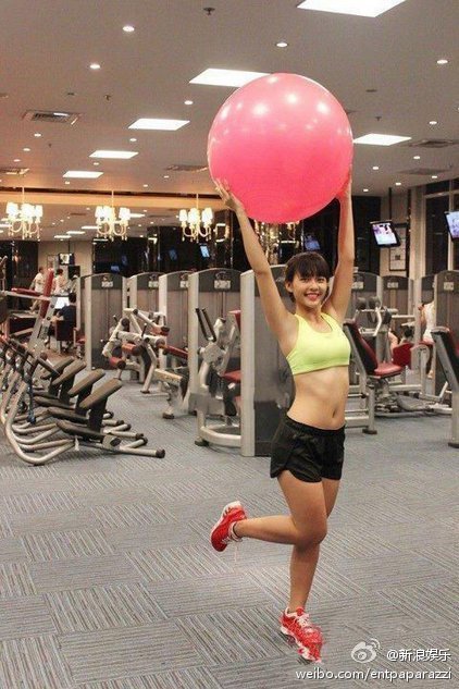 越南<em>17岁</em>清纯拳击<em>妹</em>爆红 甜美性感卖萌家居照