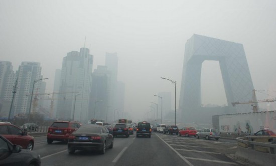 北京发布雾霾橙色预警 预计27日前空气质量难改善