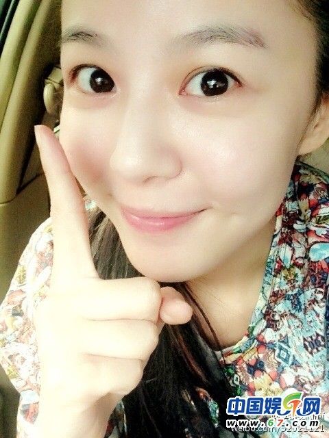 胡一菲霸气全失+曝《爱情公寓》众星素颜照(图