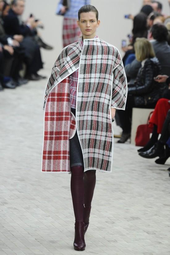 ѧǧ������μ�Ԧң���ɼ���Բ��Ů������