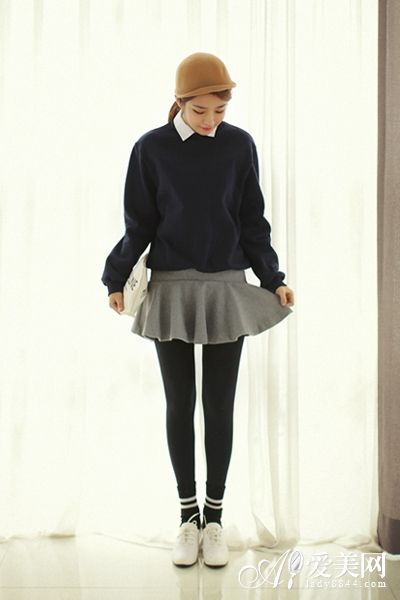 卫衣+半身裙+俏丽造型减龄十足