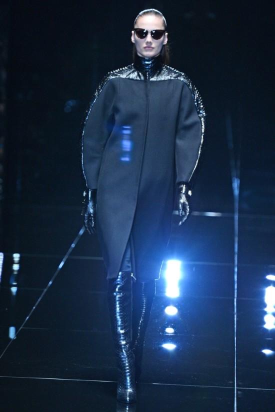 ѧǧ������μ�Ԧң���ɼ���Բ��Ů������