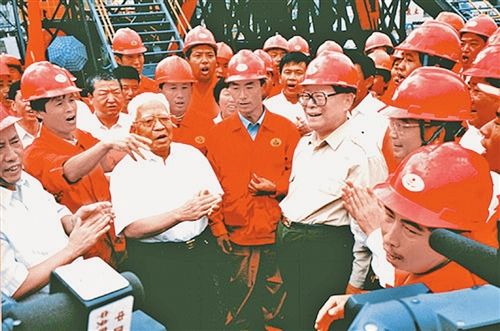 习近平现身南锣鼓巷 盘点国家领导人的民间足