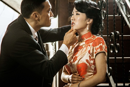 《绞刑架下的春天》热播 万人迷李念陷虐心多