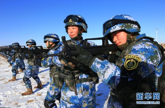 �й�����½ս��Ů��Я����װ����������