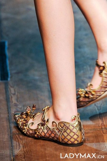 �����˵�����ʱװ�ܵ�Ʒ