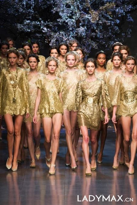 �����˵�����ʱװ�ܵ�Ʒ