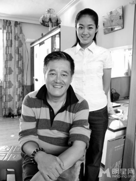 关婷娜穿泳装视频_沈春阳关婷娜毕畅金燕赵本山旗下的美女谁吸