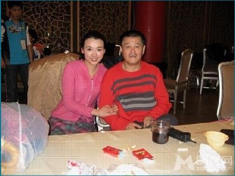 关婷娜穿泳装视频_