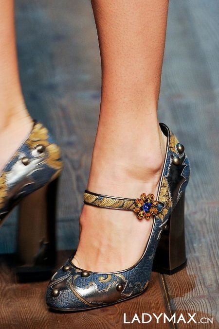 �����˵�����ʱװ�ܵ�Ʒ