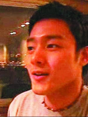 全智贤老公正面照首曝光 高大帅气不输 教授