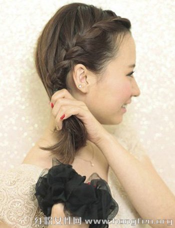 韩式约会盘发教程 打造甜美时尚造型