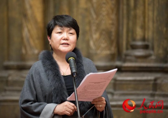图为中国驻俄罗斯大使馆公使衔文化参赞、莫斯科中国文化中心主任张中华在开幕式发表讲话。（人民网记者 屈海齐摄）