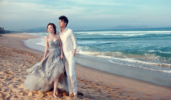 黄晓明baby屡陷整容风波 明星情侣靠变脸吸金