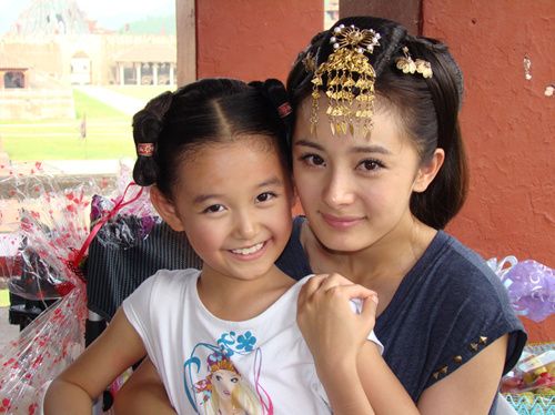 杨幂QQ疑似被盗上传童星照 相关三方陷乌龙