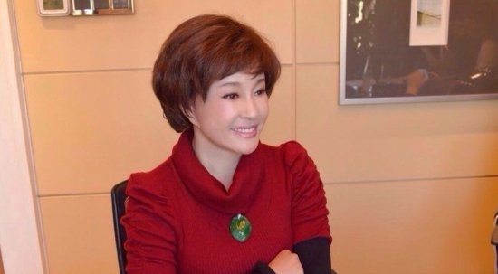 刘晓庆微博晒美照 不老神话很嫩引惊呼