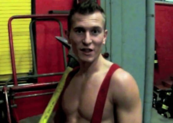 法消防员半裸热舞视频惹恼上司