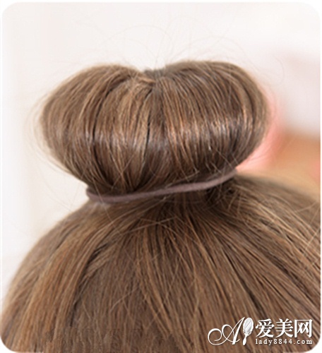 花环编发&<em>花苞头</em> 再现欧美时尚范儿【10】--江