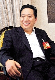 孙立坤、吉炳伟代表:航空港把开封郑州连在一