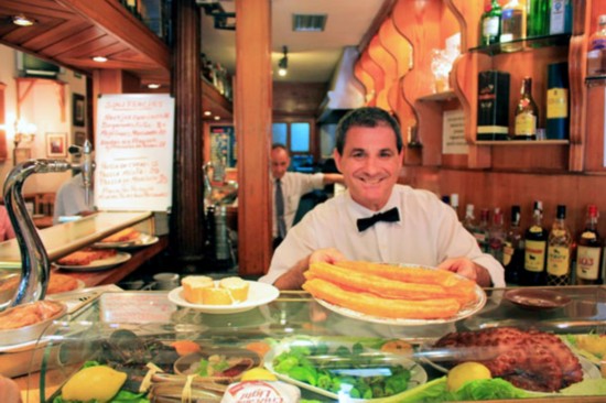 串种的中国小吃 法国煎饼里加水果(图)