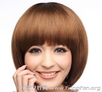 女士短发发型新款_35岁女人短发减龄发型 www.v118.com 女士短发发型新款_35岁女人短发减龄发型 v118.com
