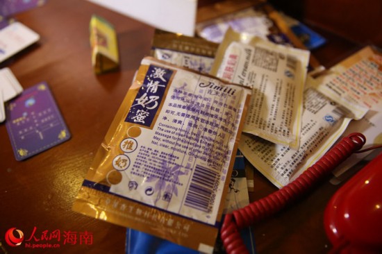 海口警方夜间突击扫黄 色情服务用具账本曝光