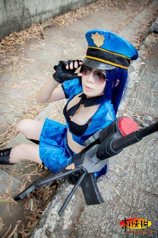 帅气又拉风+<em>性感</em>台妹《英雄联盟》女警Cospl