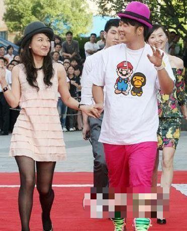 女星无<em>PS</em>照曝真实身材:刘亦菲丝袜勒出赘肉 范