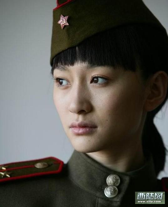 电视剧军服美女集中营:朱茵国军制服照最惊艳(图组)