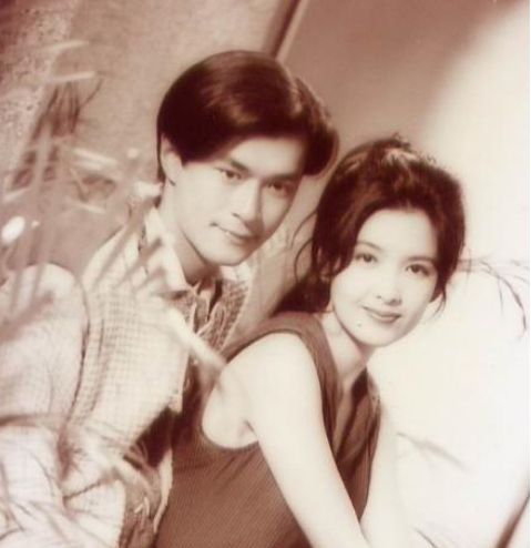 周润发洞房照曝光土掉渣 张国荣北影留影显稚