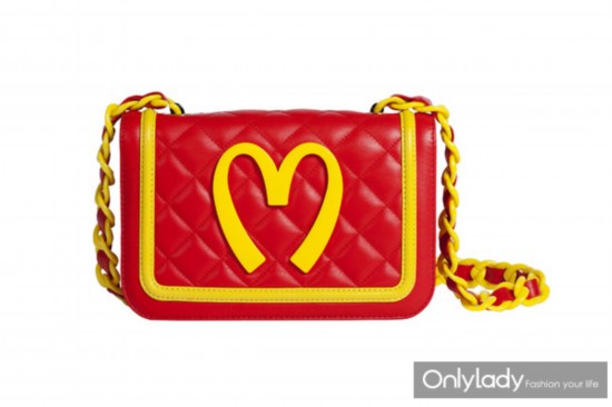 Moschino“麦标”火爆 明星达人示范