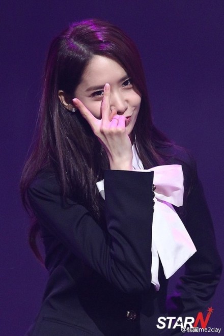 少女时代2NE1打歌相遇巅峰对决 2NE1走GD权