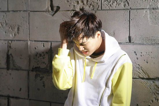 EXO-M录制《不朽之名曲》现场花絮 吴亦凡鹿