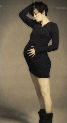 梁静茹大肚自拍显母性美 盘点女星幸福孕照[组图].孙俪大肚照