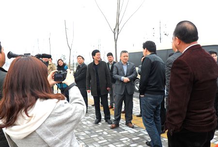 南陵县委书记程刚到籍山镇联城村调研重点项目