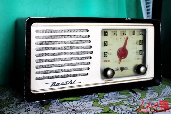 网友晒自家老物件 30多年前的黑白电视机仍然