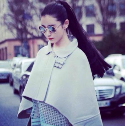 张辛苑,2008年因一辑名为《马尔代夫假期》的