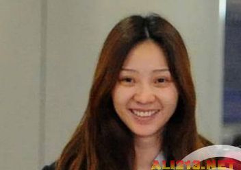 柳岩素颜完全是路人甲