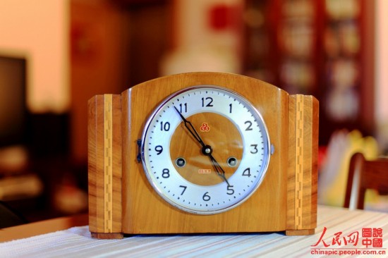 网友晒自家老物件 30多年前的黑白电视机仍可