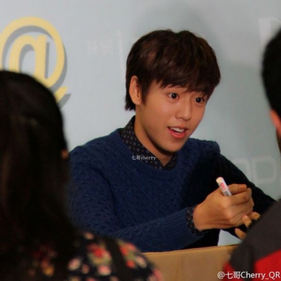 萌帅男神李玹雨白色情人节抢滩上海 后台卖萌