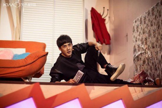 张睿当场被脱鞋(图)