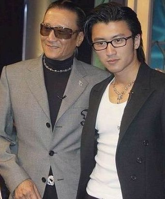 王菲女儿窦靖童<em>纹身</em>中性风 星二代让明星头疼