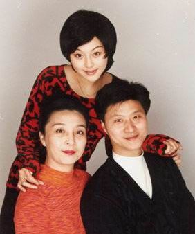 周华健一家今日热点古天乐给妈妈过生日今日热