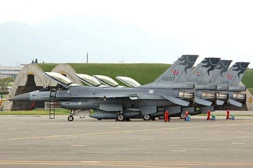 俄媒:台湾军力弱小且被美国出卖 无力对抗大陆